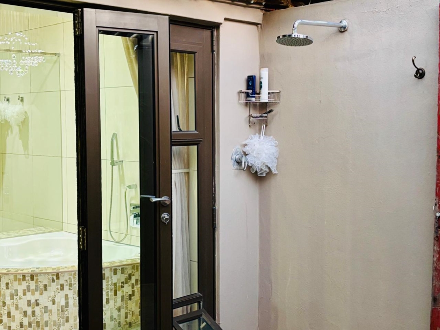4 Bedroom Property for Sale in Riviera Glen Security Estate Free State